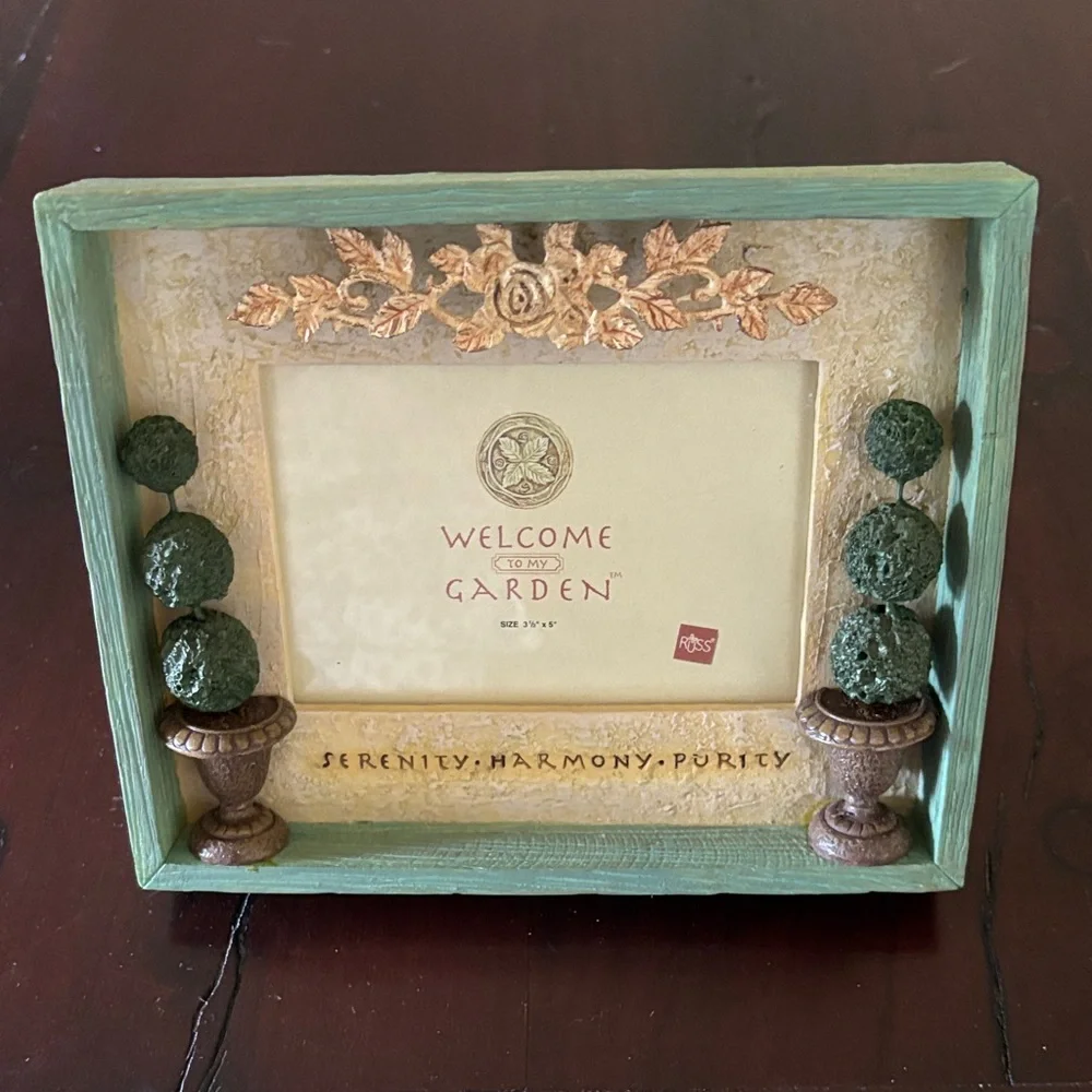 Decorative Green and Brown Picture Frame 3 1/2x5”